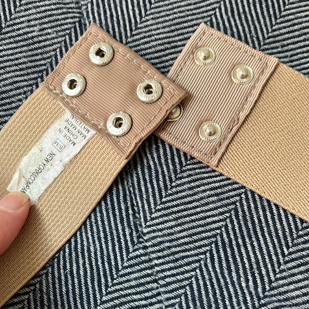 Frilly belt - Picture 4 of 4